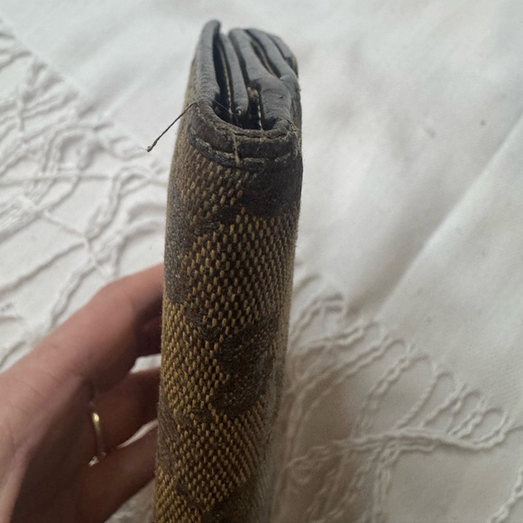 Gucci Monogram Wallet with Heart - Picture 13 of 17